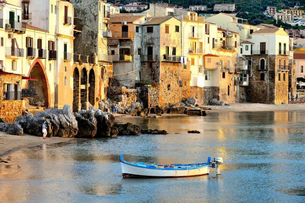 Lavatoioflats Casa Sul Mare E Sul Lavatoio Medievale A Cefalú Exterior foto